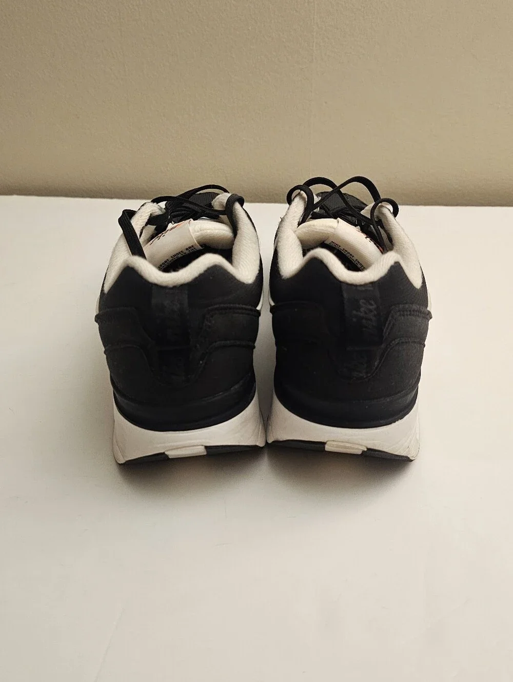 Nike Air Max Dawn Black and Cream Low-Top Air Cushion Sneakers 7Y